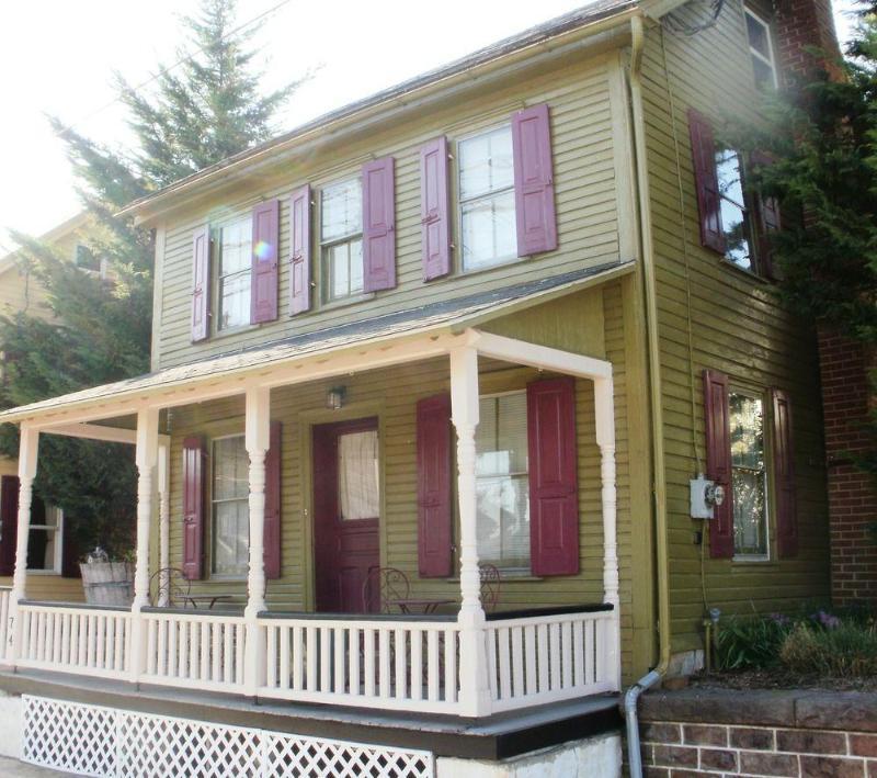 Amethyst InnAdamstown エクステリア 写真